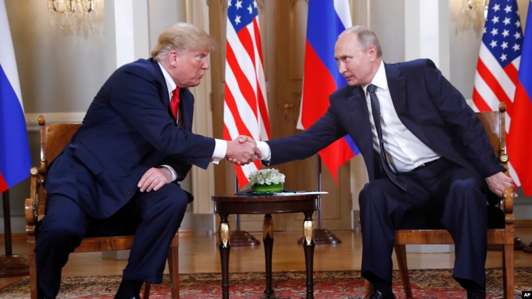 Tổng thống Mỹ Donald Trump gặp nguyên thủ Nga Vladimir Putin tại Helsinki, Phần Lan, hôm 16/7. 