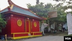 Bangunan Pondok Pesantren Kauman di Lasem, Jawa Tengah dengan arsitektur bergaya China. (Foto: VOA/Nurhadi)