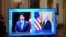 Presiden AS Joe Biden (kanan) dan Perdana Menteri Kanada Justin Trudeau memberikan keterangan kepada media melalui layar televisi, seusai pertemuan bilateral virtual di Ruang Timur Gedung Putih, 23 Februari 2021.