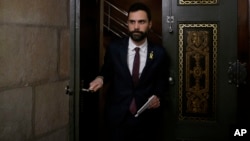 El jefe del parlamento de Cataluña, Roger Torrent, insiste en que el autoexiliado líder separatista Carles Puigdemont es el único candidato viable para presidir el gobierno catalán.