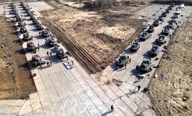 Militer Rusia melakukan latihan perang di Semenanjung Krimea (foto: dok).