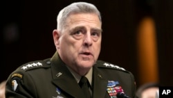 Jefe del Estado Mayor Conjunto de las Fuerzas Armadas de EE.UU., Mark Milley, dice que la pandemia del coronavirus puede extenderse hasta julio.