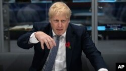 El primer ministro británico, Boris Johnson, abandonó la amenaza de un Brexit sin acuerdo en el manifiesto electoral de su partido conservador y agregó que la atención se centraría en lograr la aprobación de su acuerdo sobre el Brexit. 