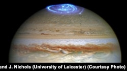 Le Télescope Hubble capture l'auroras dans l'atmosphère de Jupiter. NASA, ESA, and J. Nichols (University of Leicester)