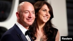 Amazon's Jeff Bezos and his wife, MacKenzie Bezos, attend the Vanity Fair party in Beverly Hills, Calif., Feb. 26, 2017, after the 89th Academy Awards.