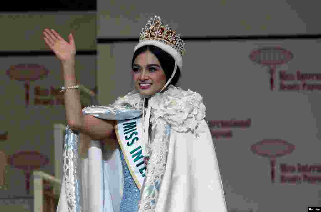کایلی ورزوسا فیلیپینی برنده عنوان «Miss International 2016» یا ملکه زیبایی بین‌المللی ۲۰۱۶ شد. این مسابقه در توکیو ژاپن برگزار شد. 