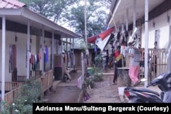 Suasana di kompeks bangunan hunian sementara di Lapangan Koni, Kota Palu Sulawesi Tengah, Maret 2020. (Foto: Adriansa Manu/Sulteng Bergerak)