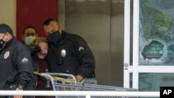 Scena ispred prodavnice Burlington u Sjevernom Holivudu