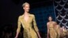 Diane von Furstenberg Rayakan 40 Tahun Wrap Dress di New York Fashion Week