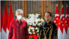 Presiden Jokowi dan PM Singapura Lee Hsie Loong dalam pertemuan bilateral di Riau, Selasa (25/1). Salah satu perjanjian yang diteken dalam pertemuan itu adalah terkait Flight Information Region (FIR). (Foto: Courtesy/Biro Setpres)