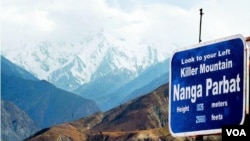Nanga Parbat (Killer Mountain) gunung tertinggi kesembilan di dunia dan jangkar barat Himalaya.
