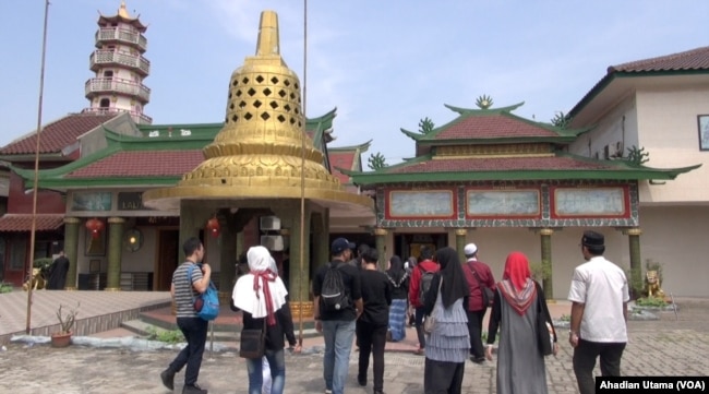 Indonesian Millennial Vihara Sanlat. (Photo: VOA/Main Ahadian)