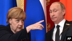 Shugabar Jamus Angela Merkel da shugaban Rasha Vladimir Putin