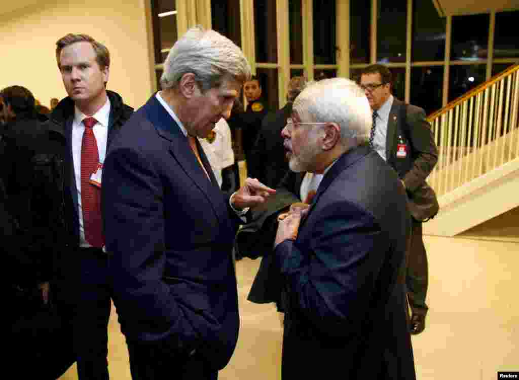 جلسه ظریف و کری طولانی شد. زمزمه هایی مطرح شد که آمریکایی ها موافق بیانیه مشترک نیستند، تا زندانیان شان ایران را ترک کرده باشند. 