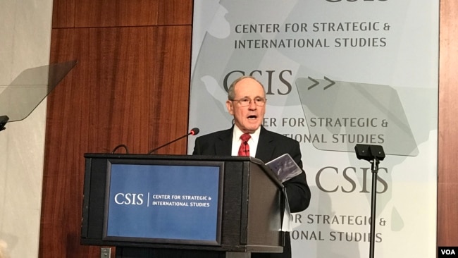 美国参议院外交关系委员会主席里施2019年11月12日在国际与战略研究中心就美国、欧洲与中国的关系发表讲话（美国之音莉雅拍摄）。