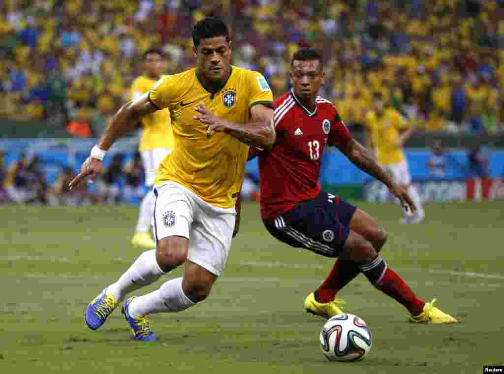 برازیل فٹبال ورلڈکپ کے دوسرے کوارٹرفائنل میں برازیل اور کولمبیا کی ٹیمیں مدّمقابل ہوئیں