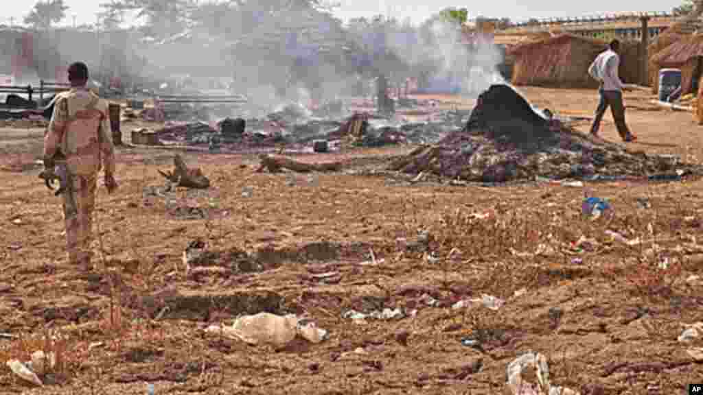 Bentiu au Soudan du Sud, après un raid de l'aviation soudanaise, 14 avril 2012.