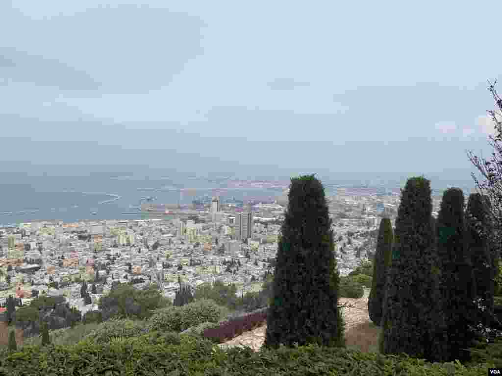 Baxçên Bahayîyan û Çiyayê Karmil