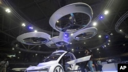 Pop.Up.Next, sebuah purwarupa dirancang oleh Audi, Airbus, dan Italidesign diperagakan di Amsterdam Drone Week di Amsterdam, Belanda, Selasa, 27 November 2018