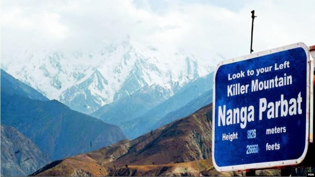Nanga Parbat (Killer Mountain) gunung tertinggi kesembilan di dunia dan jangkar barat Himalaya.