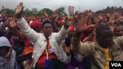 Amalunga ebandla eMDC-T ekhokhelwa ngoMnu. Nelson Chamisa.