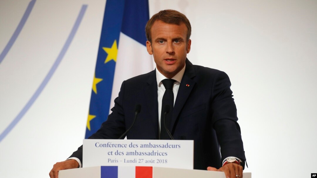 Archivo - El presidente francés, Emmanuel Macron, se dirige a sus embajadores en el discurso inaugural de la Conferencia de Embajadores. Palacio del Elíseo, París, Francia. 27 de agosto de 2018.