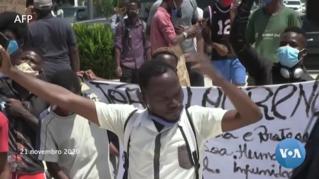 Manifestantes angolanos protestam contra a corrupção e a violência policial