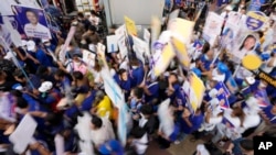 ထိုင်းရွေးကောက်ပွဲအတွက် ပါတီမှတ်ပုံတင်နေ့မြင်ကွင်း