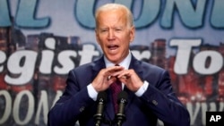 El exvicepresidente de EE.UU.,Joe Biden, habla ante la Coalición Rainbow PUSH en Chicago el viernes, 28 de junio de 2019.