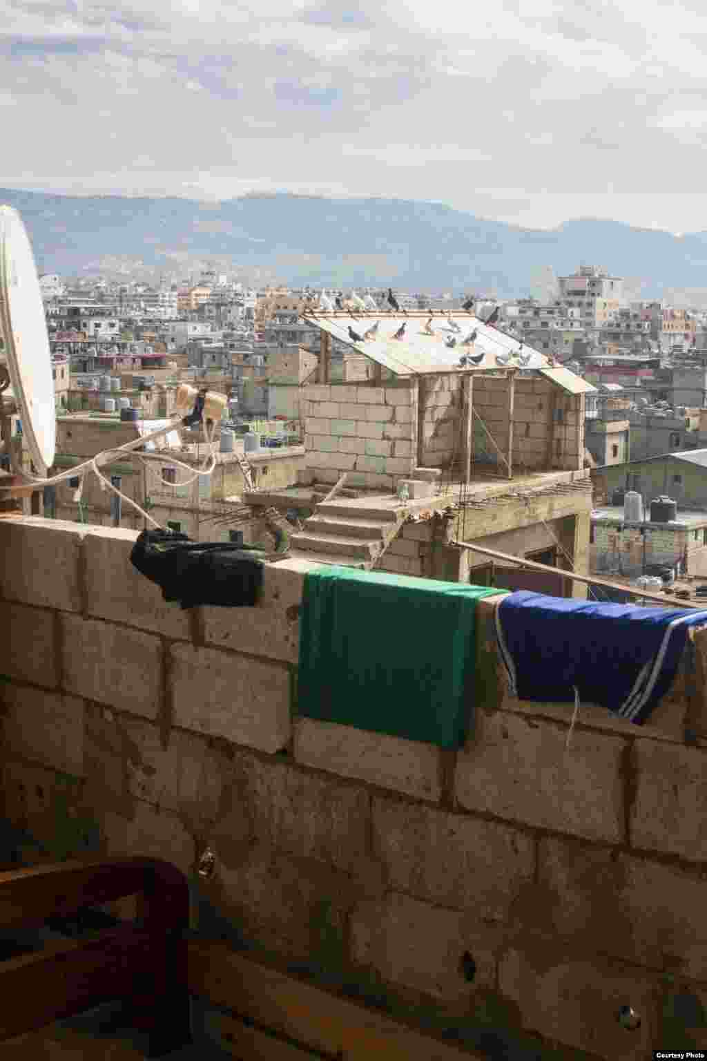 Situated in south Beirut, Shatila is a densely populated Palestinian refugee camp which has seen a recent influx of Syrian refugees, Lebanon, Dec. 2, 2014. (John Owens/VOA)