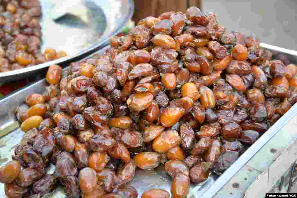 تووەفەرەنگی لەم وەرزەدا بازاڕێكی گەرمی هەیە و بەشێكی زۆر لە میوەی ئەم وەرزەی بازاڕی هەڵەبجەیە
