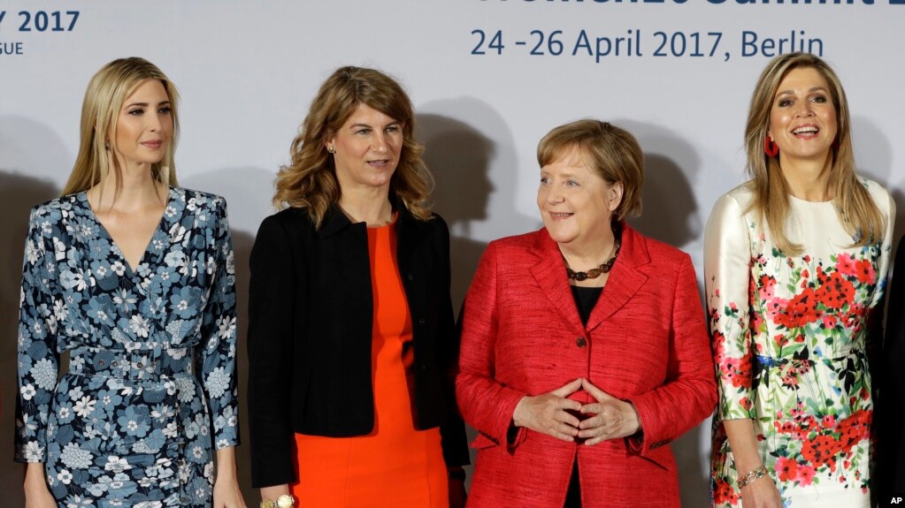 از راست ملکه هلند، صدر اعظم آلمان، عضو اتحادیه زنان کارآفرین و ایوانکا ترامپ 