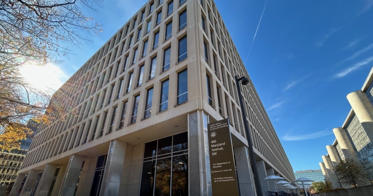 中共滲透美國
VOA
1. 260214
週四美猶他州強迫中共公司從靠近軍事設施的土地剝離資產。
2. 260212
週三美國教育部指，2025 年中共向美國大學捐贈了 5.28 億美元，美議員穆勒納...