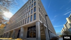 资料照片：位于华盛顿的美国教育部大楼。(2025年11月24日)