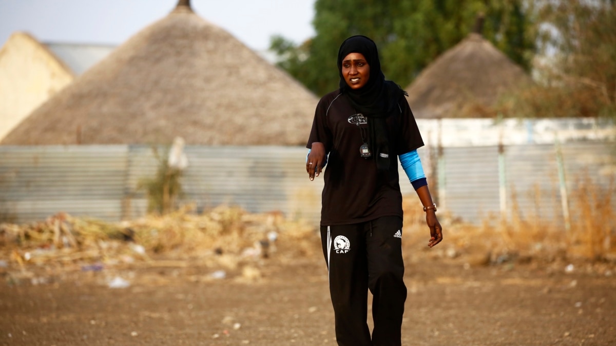 Première femme coach d'un club de foot masculin au Soudan