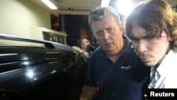 Ray Whelan (derecha) es uno de los sospechosos de pertenecer a un grupo que revendió entradas en Brasil.