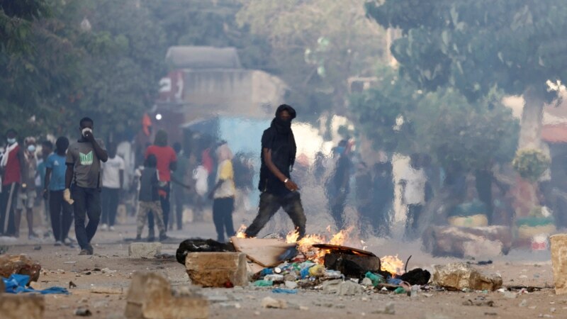 Suite aux troubles, les Sénégal ferme ses consulats à l'étranger