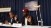 Robert Kyagulanyi, plus connu sous le nom de Bobi Wine, donne une conférence de presse en compagnie de son avocat Robert Amsterdam, Washington D.C., le 6 septembre 2018.