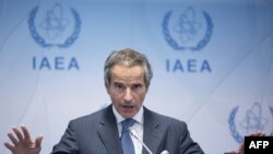 Rafael Grossi, Dirktur Jenderal Badan energi Atom Internasional (IAEA), berbicara dalam pertemuan Dewan Gubernur IAEA di Wina, Austria, pada 11 September 2023. (Foto: AFP/Alex Halada)