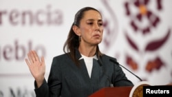 La presidenta de México, Claudia Sheinbaum, ofrece una conferencia de prensa en el Palacio Nacional en la Ciudad de México, México, el 3 de marzo de 2025.