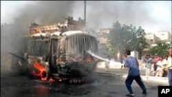 د نهې په ورځ دمهاجر صوبې دغوښتنې په ضد دعوامي تحريک داحتجاجي جلوس په گډون والو دپان منډۍ دگڼې گوڼې سيمه کې ترسره شوؤ دډزو پيښه کې دښځو پشمول 11 کسان وژل شوي وؤ