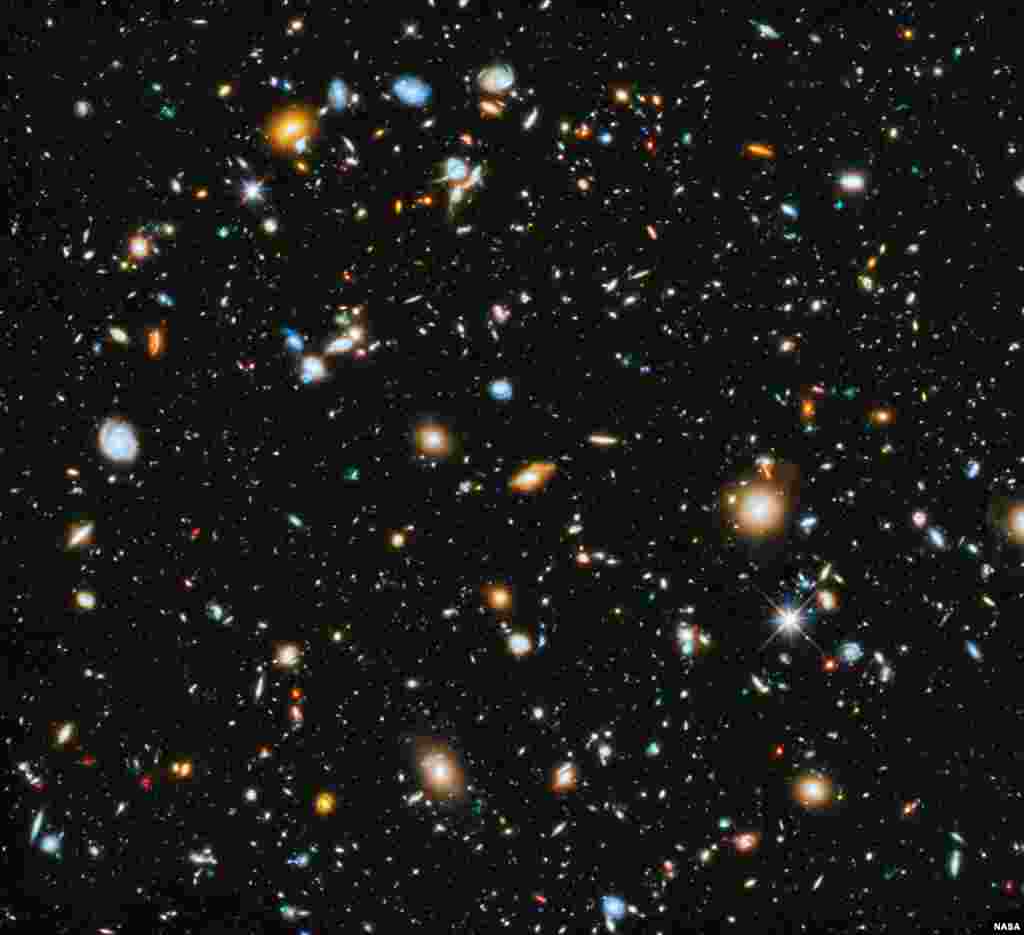 Foto angkasa raya berwarna-warni hasil kiriman dari Teleskop Hubble milik NASA.