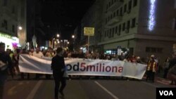 Protesni skup "Jedan od pet miliona" po 42. put održan je u Beogradu, 21. septembra 2019. (Foto: Aleksandra Nenadović, VoA).