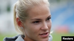 La Russe Darya Klishina parle aux médials à Zhukovsky, en Russie, le 6 juin 2016.