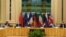 Anggota delegasi dari Jerman, Inggris, Perancis, China, Rusia, dan Iran membahas perjanjian nuklir dengan Iran, di Wina, Austria, 1 Mei 2021.