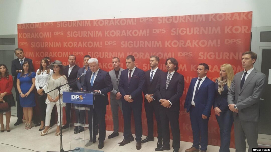 Zamjenik predsjednika Demokratske partije socijalista DPS Duško Marković predstavio je na konferenciji za medije listu za izbore u oktobru, koju predvodi predvodi premijer i predsjednik DPS-a Milo Đukanović. (foto crna.gora.me)