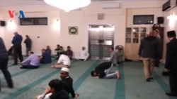 Buka Puasa di Masjid Al Hikmah