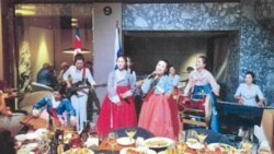 미국과 한국 등 다자제재모니터링팀 11개국이 북한이 10만 명 이상의 노동자를 최소 17개국에 파견해 지난해 8억 달러를 벌어들였다는 내용의 다자 보고서를 발표했다. 사진은 보고서에 첨부된 것으로 지난 2025년 모스크바에 열린 북한 '승리 식당' 개장식.