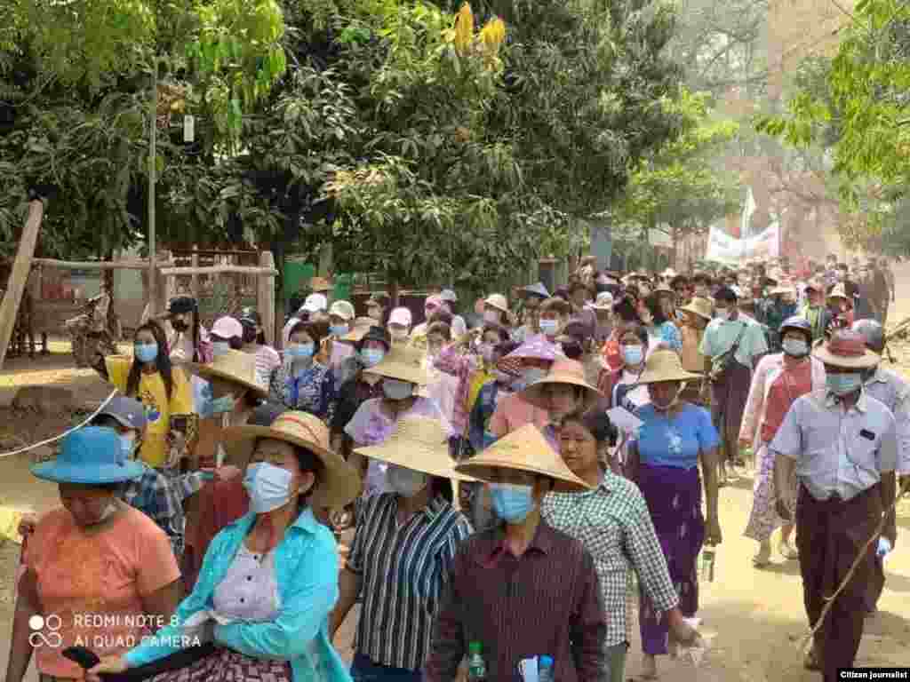 မကွေးတိုင်း၊ရေစကြိုမြို့ မတ်လ ၂၇ ဆန္ဒပြပွဲ မြင်ကွင်း။ (ဓာတ်ပုံ-CJ)