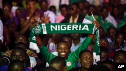 Magoya bayan 'yan wasan kwallon kafar Najeriya na Super Eagles na yi mus u kaimi a fagen wasa 